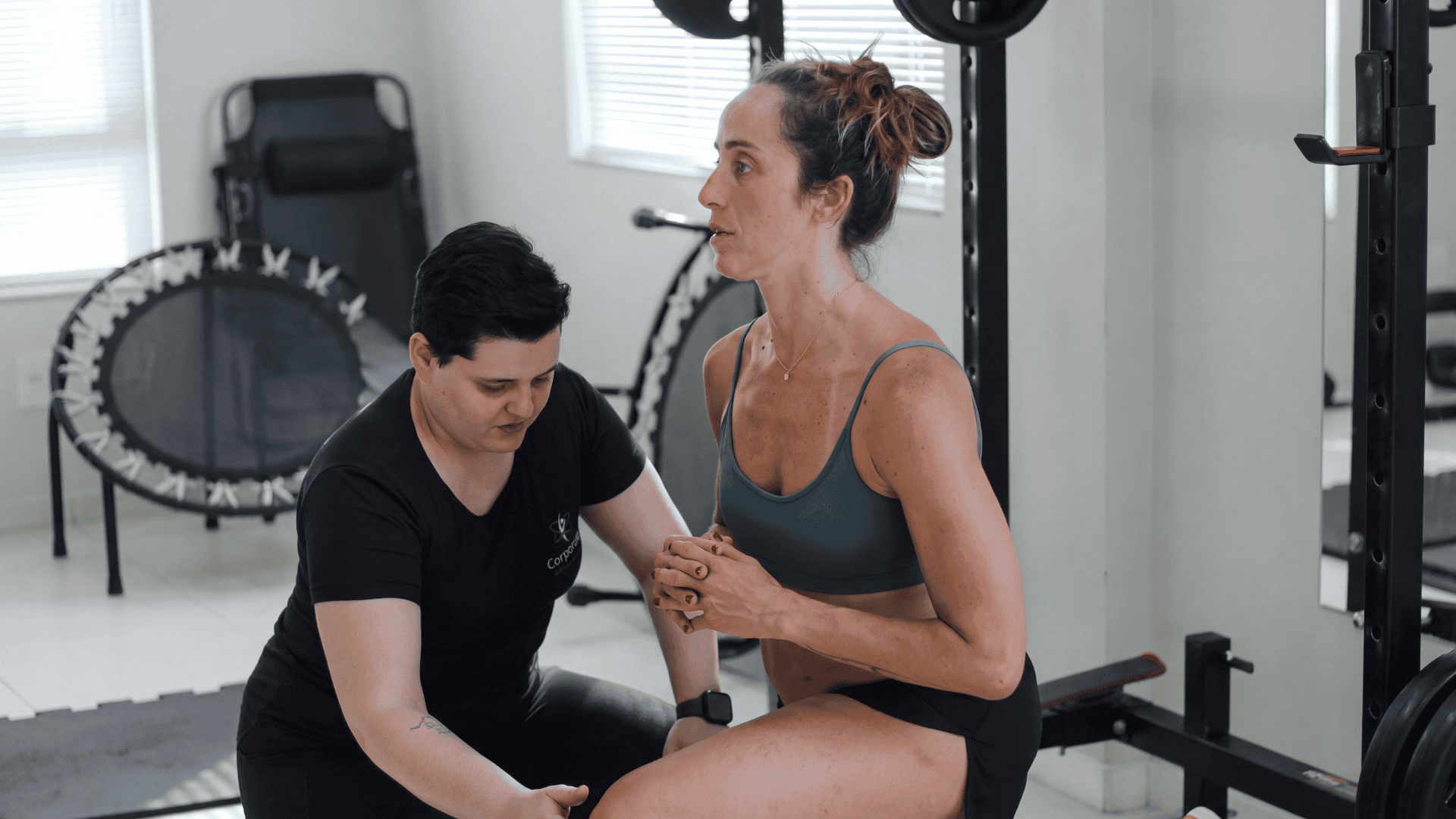 Alessandra cuidando de um paciente na Corporalle